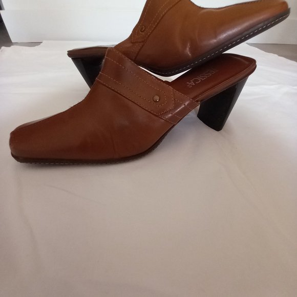 Caramel-Tan leather mules, genuine leather, US women's size 9.5-10 shoe, 3" heel - Picture 5 of 16